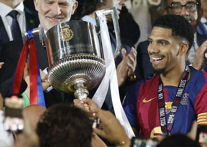 Ronald Araujo suma un título más y es campeón de la Copa del Rey